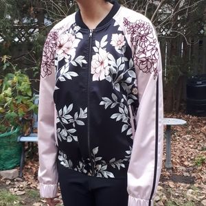 GUESS Embroidered Jacket